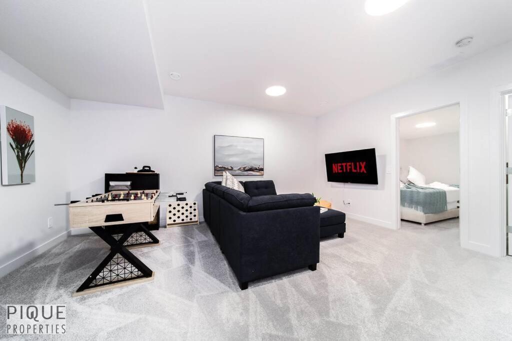 Urbanutopia*luxury Home*king Bed*patio/bbq*sleep16 * Edmonton