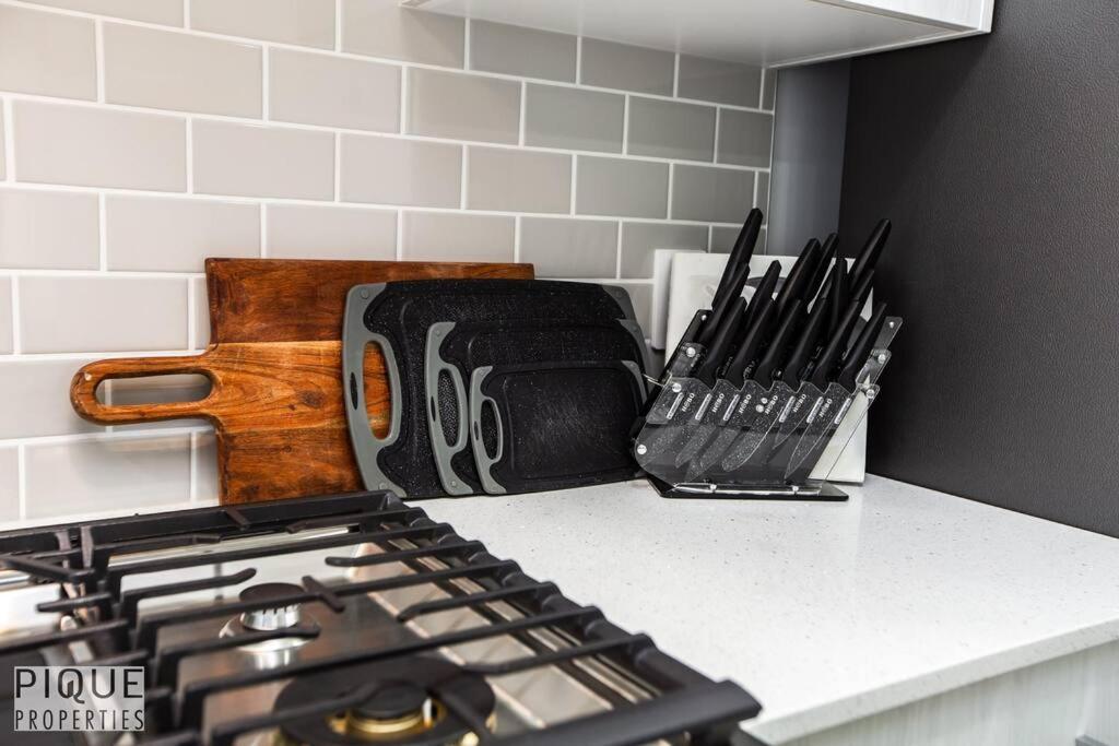 Urbanutopia*luxury Home*king Bed*patio/bbq*sleep16 * Edmonton