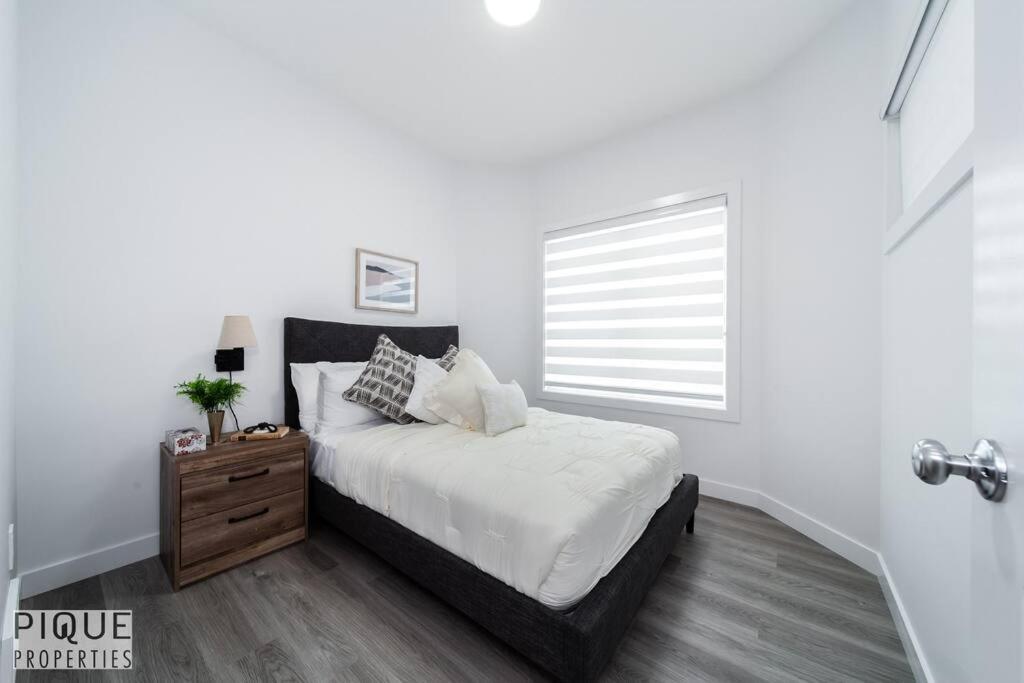 Urbanutopia*luxury Home*king Bed*patio/bbq*sleep16 Holiday home