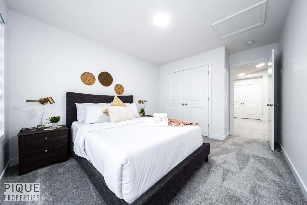 Urbanutopia*luxury Home*king Bed*patio/bbq*sleep16 Holiday home *