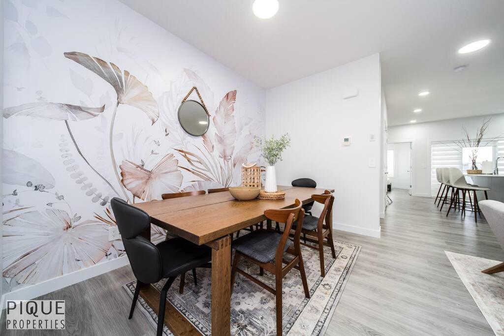 Urbanutopia*luxury Home*king Bed*patio/bbq*sleep16 Edmonton
