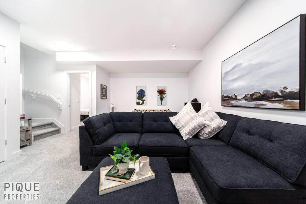Urbanutopia*luxury Home*king Bed*patio/bbq*sleep16 Edmonton