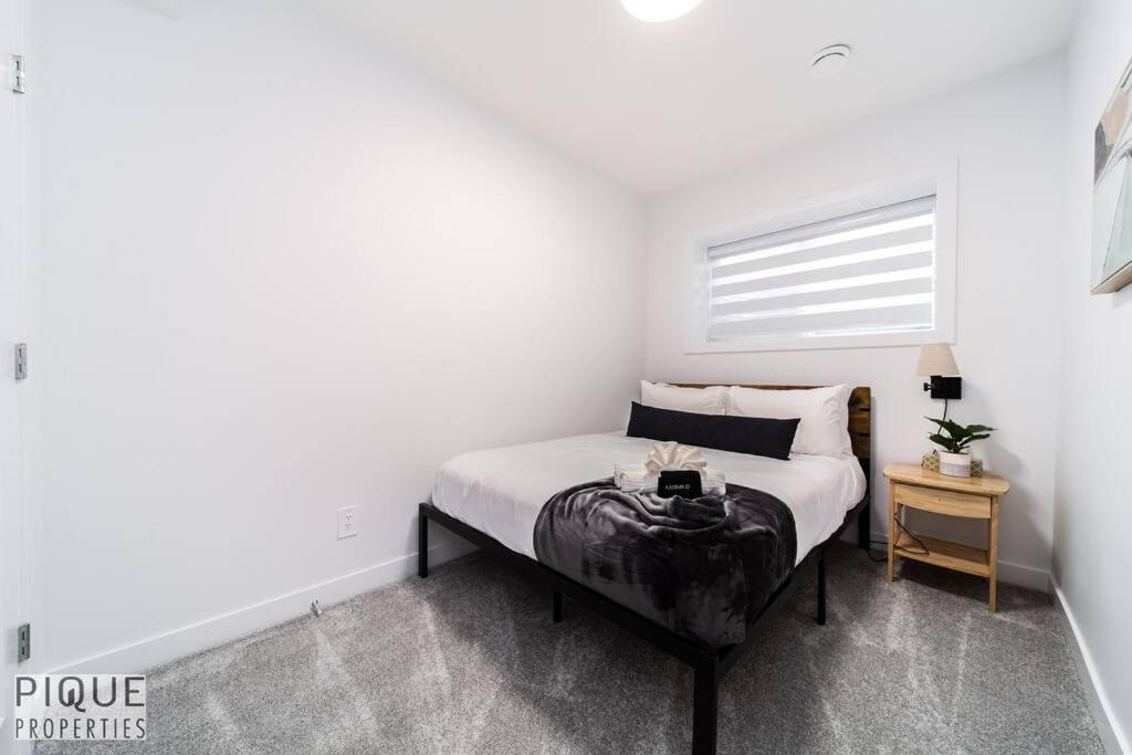 Urbanutopia*luxury Home*king Bed*patio/bbq*sleep16 Holiday home *