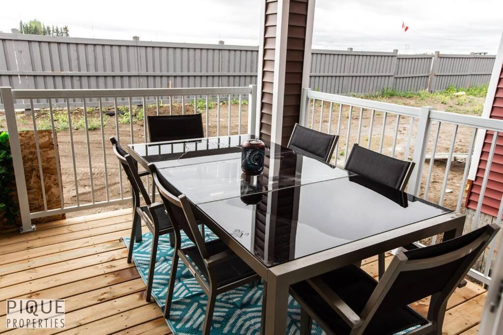 Urbanutopia*luxury Home*king Bed*patio/bbq*sleep16 Edmonton