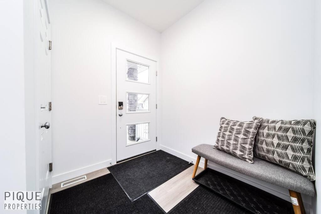Urbanutopia*luxury Home*king Bed*patio/bbq*sleep16 Edmonton