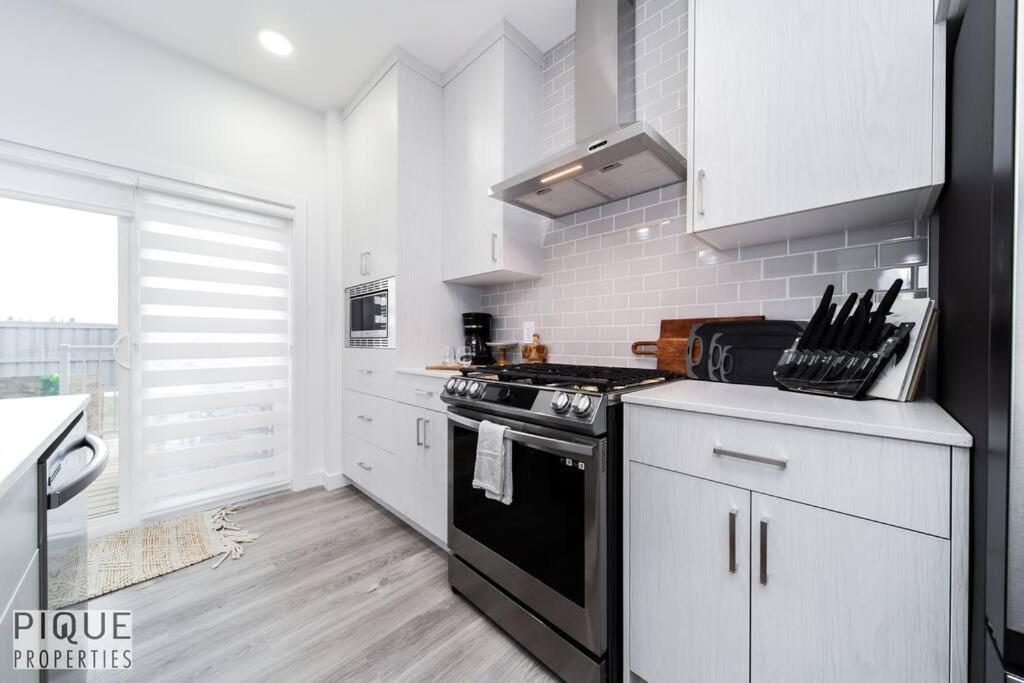 Holiday home Urbanutopia*luxury Home*king Bed*patio/bbq*sleep16 *